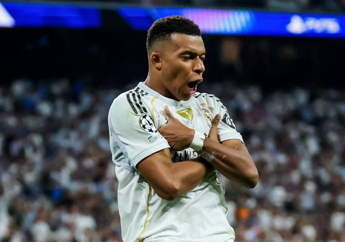 姆巴佩双响展领袖风采 阿隆索点赞真领袖之举